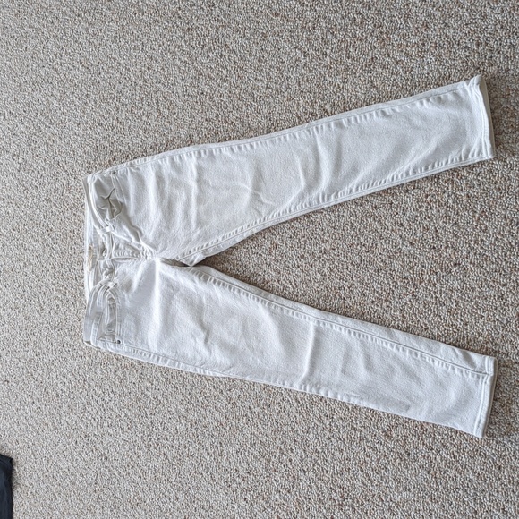 Levi's Denim - Levi Strauss white 711 Skinny Jeans.  Size 30